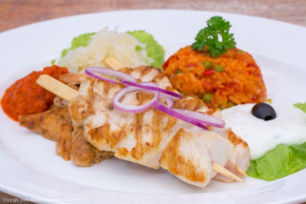 Hähnchenspieße mit Putengyros und Djuvec Reis