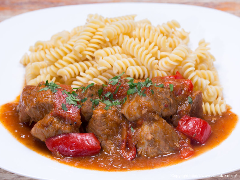 Ungarisches Paprika-Gulasch