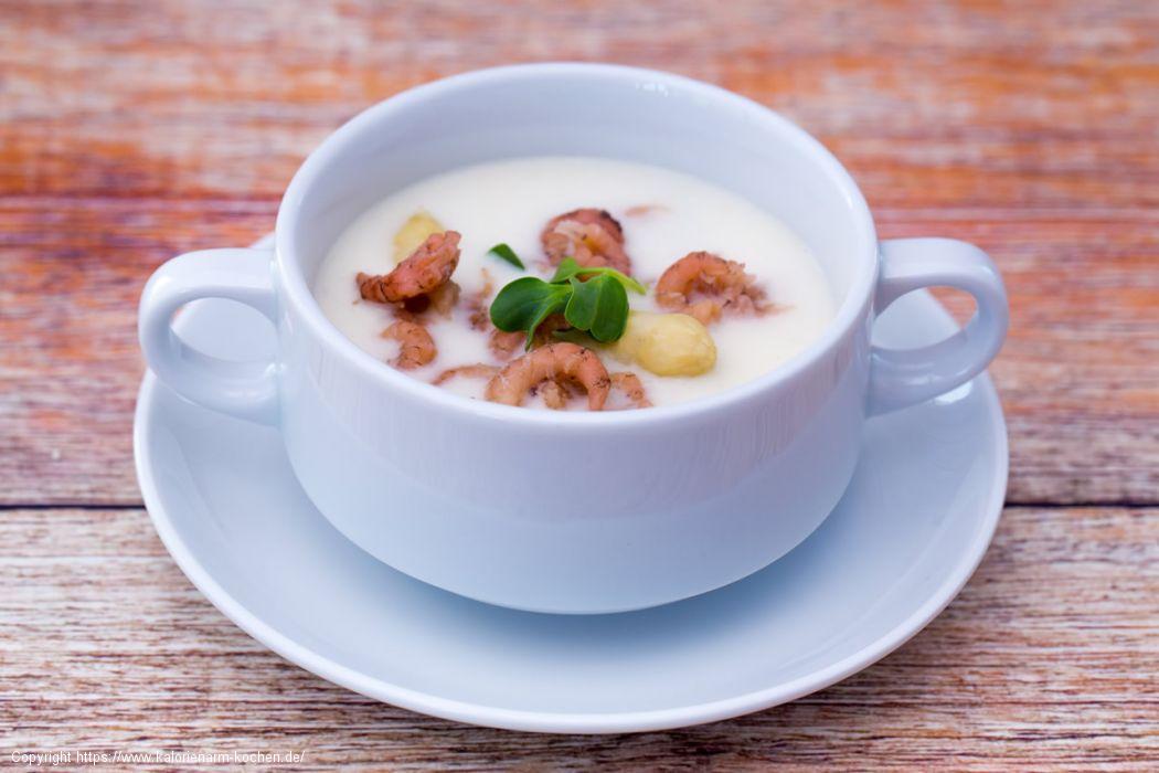Spargelcremesuppe mit Nordseekrabben